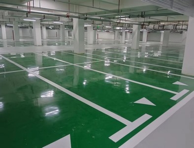 湖北湖北小区停车场标线